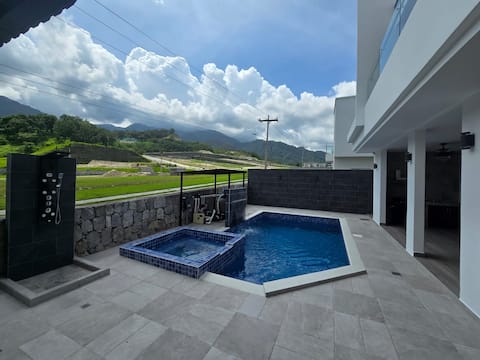 Luxury House II Mountain View Pool Washer n Dryer