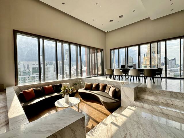 High floor, Desk Space & Balcony, Free Pick up