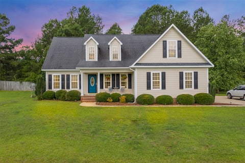 I-95 easy • Gym • Golf Cart • Fire Pit • Pet ok