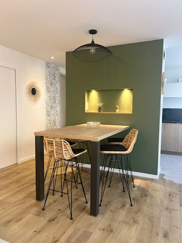 Gregory & Pauline De Nomad' managed Airbnb listing 2