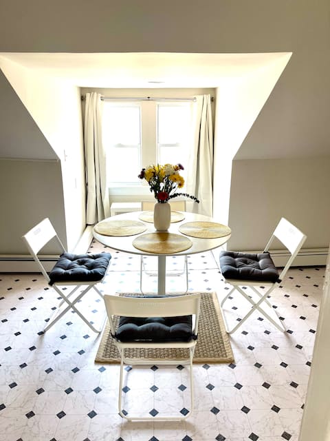 Beautiful Suite w Bathroom - Convenient to JFK