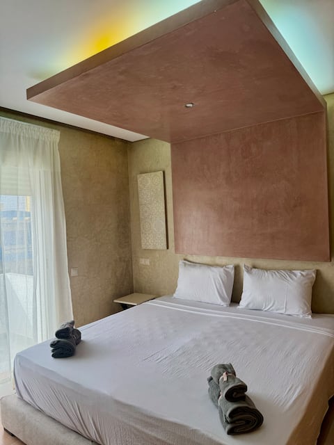 4-bedroom Family Villa • Parking • 5 min to beach