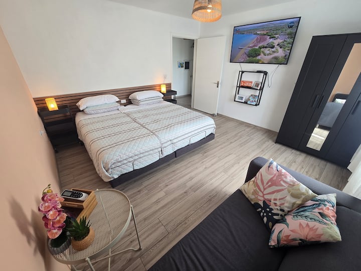 ניתן לסדר את המיטות בנפרד או יחד בגודל קינג סייז