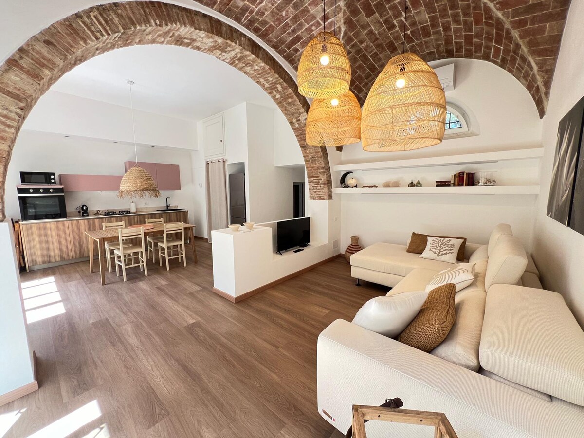 Annuncio Airbnb popolare: MAM House with exclusive sea access a Rosignano Marittimo