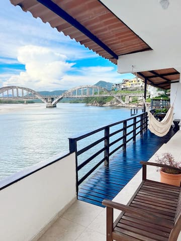 Linda Casa Frente Mar em Guaratiba