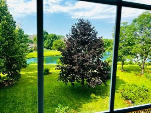 Iowa City Area Rustic Retreat on the Pond!