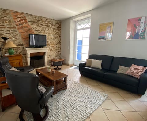 Successful Airbnb property: Beautiful family home 150 m from the beach in Les Sables D'olonne