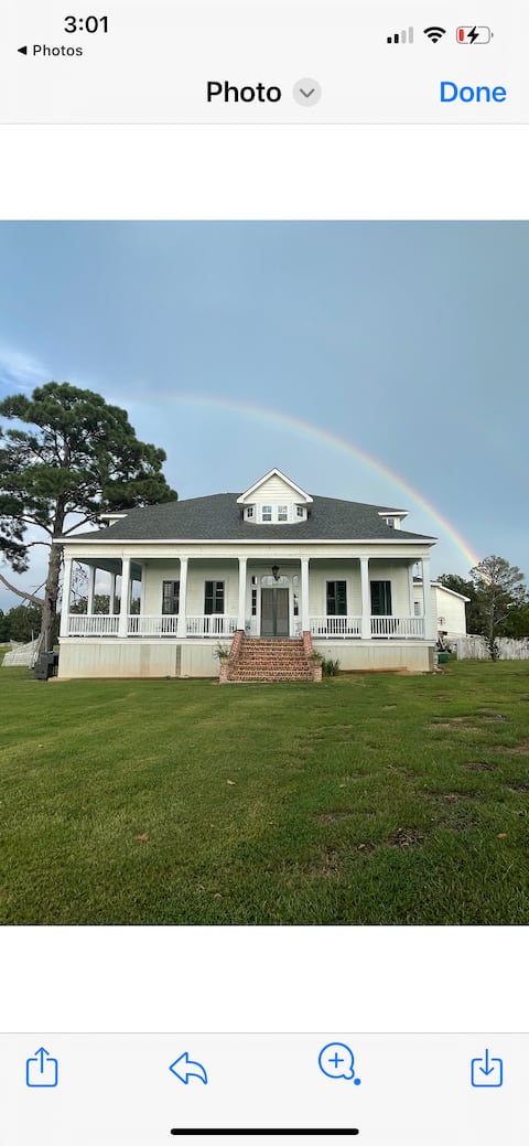 The
Bienvenu House "Hilltop Retreat"