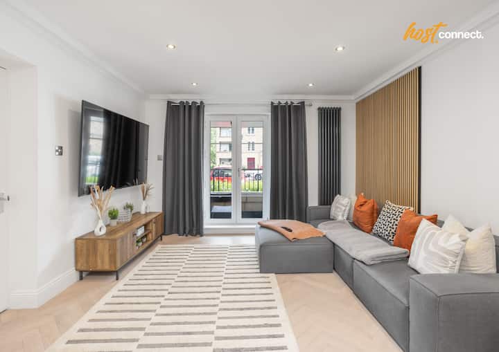City Centre Apartment With 2 Private Car Spaces - Edinburgh