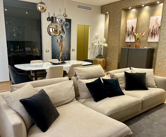 Luxury Gold Apt – centro città, vicino a Centrale