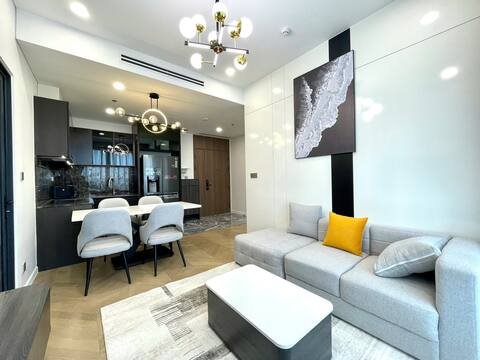E2705 Lumiere Riverisde free infinity pool and gym