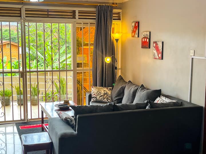 Bazinga Corner Apartment- 2br/1bath - Kampala