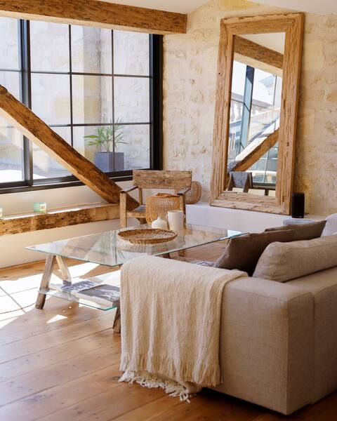 Popular Airbnb listing: Loft - Triangle d'Or 80m2 in Bordeaux