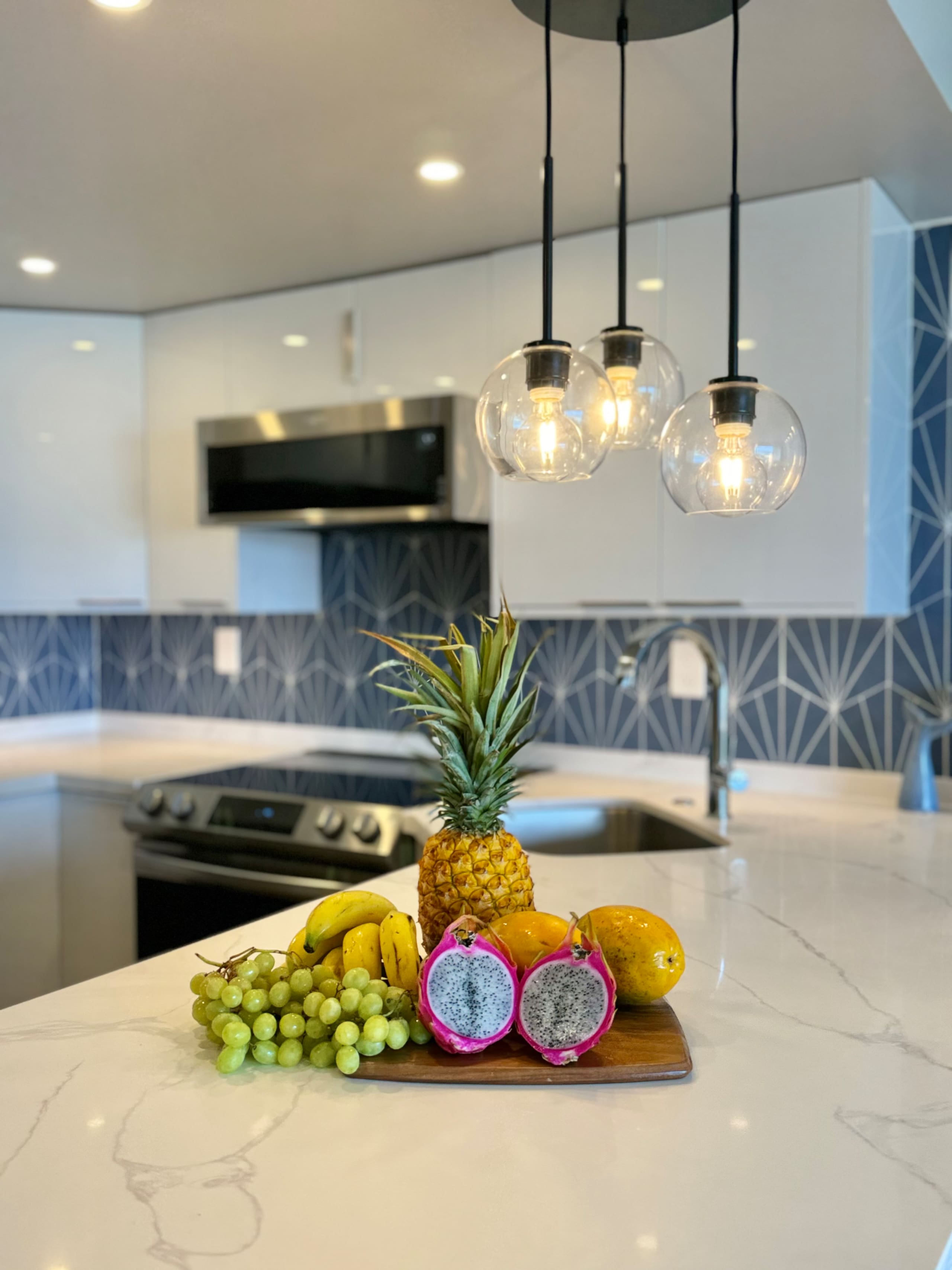 Condo in Honolulu · ★4.97 · 1 bedroom · 2 beds · 1 private bath - Image 27
