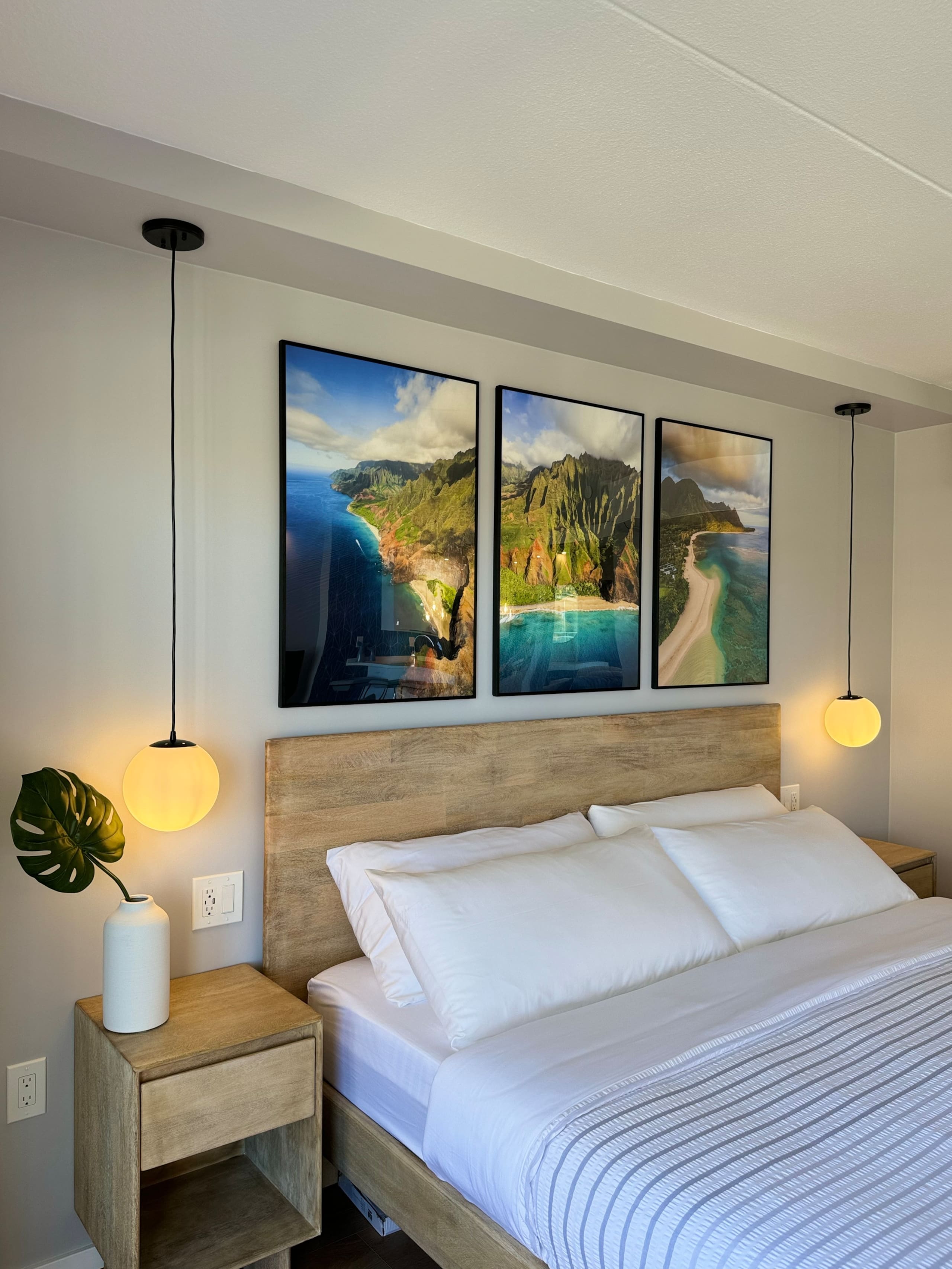 Condo in Honolulu · ★4.97 · 1 bedroom · 2 beds · 1 private bath - Image 18