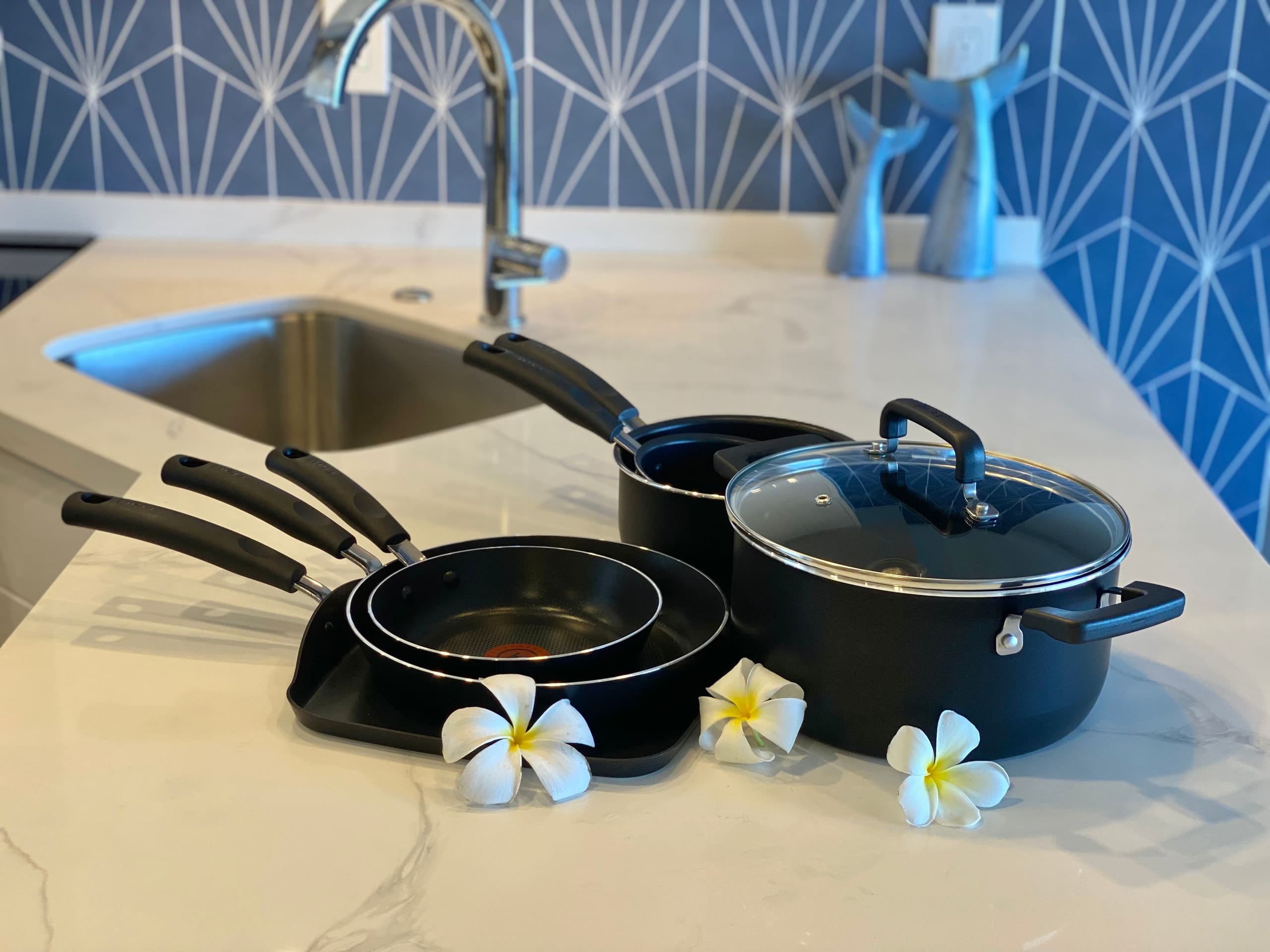 Condo in Honolulu · ★4.97 · 1 bedroom · 2 beds · 1 private bath - Image 34