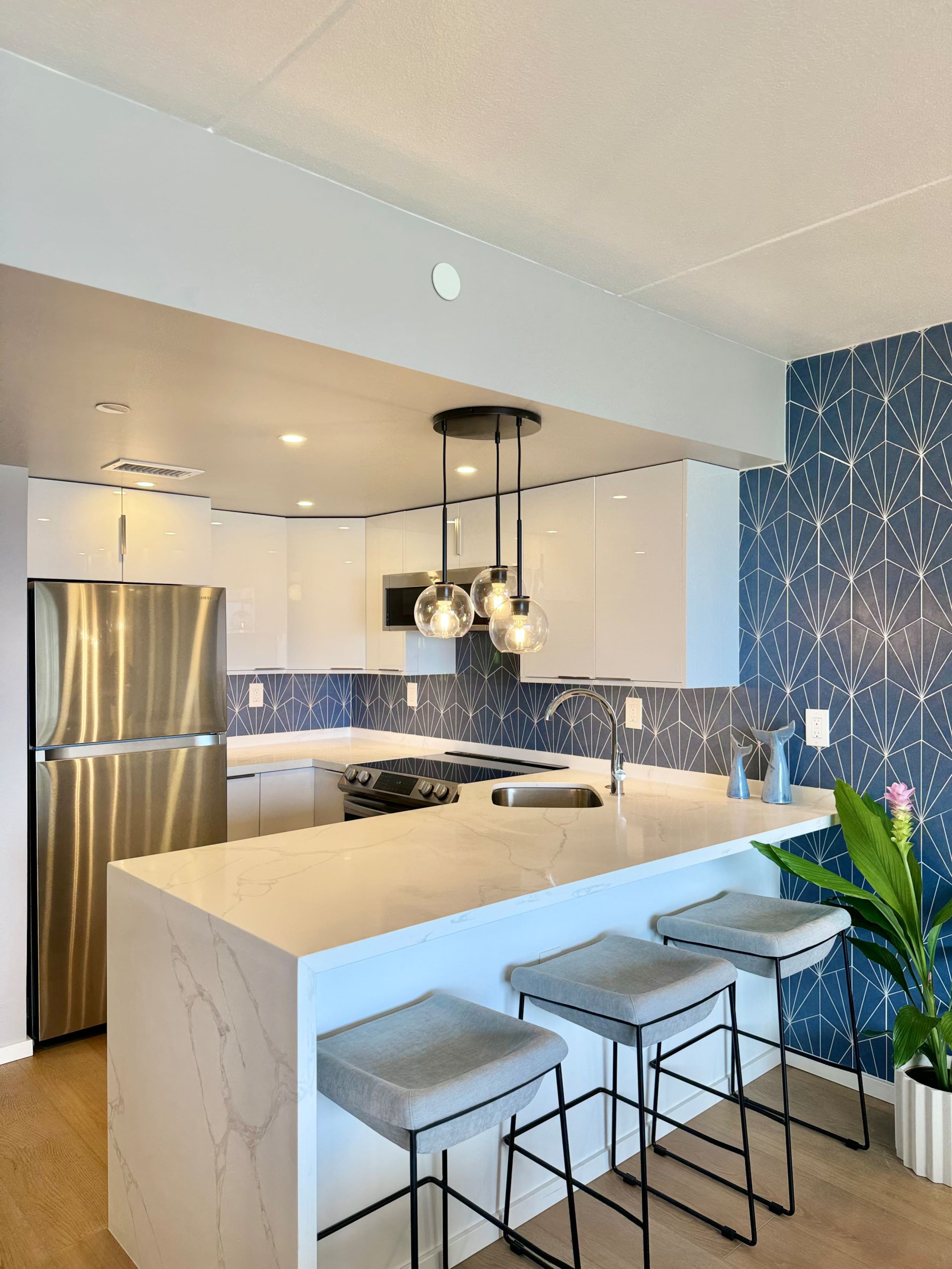 Condo in Honolulu · ★4.97 · 1 bedroom · 2 beds · 1 private bath - Image 30