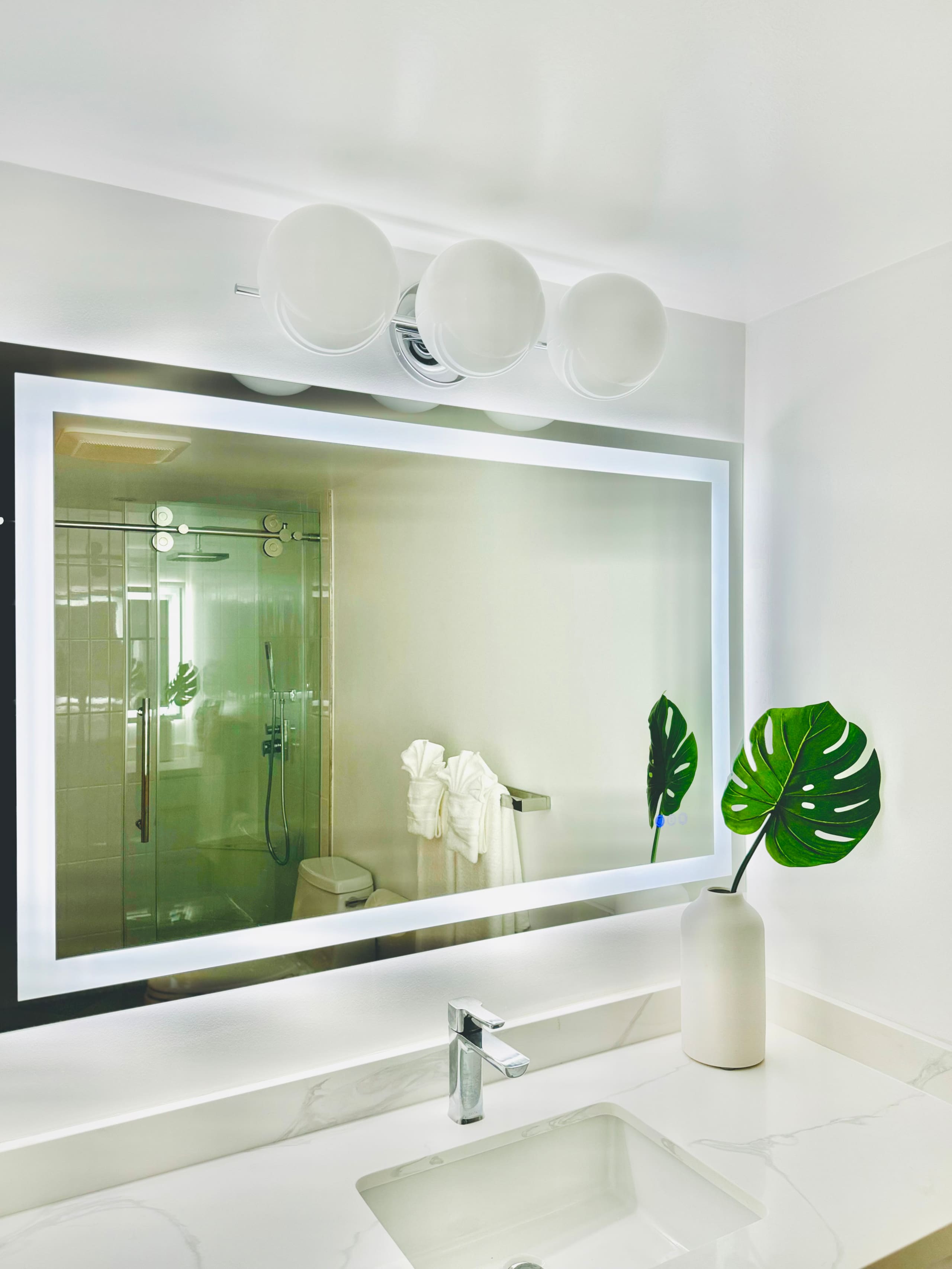 Condo in Honolulu · ★4.97 · 1 bedroom · 2 beds · 1 private bath - Image 23