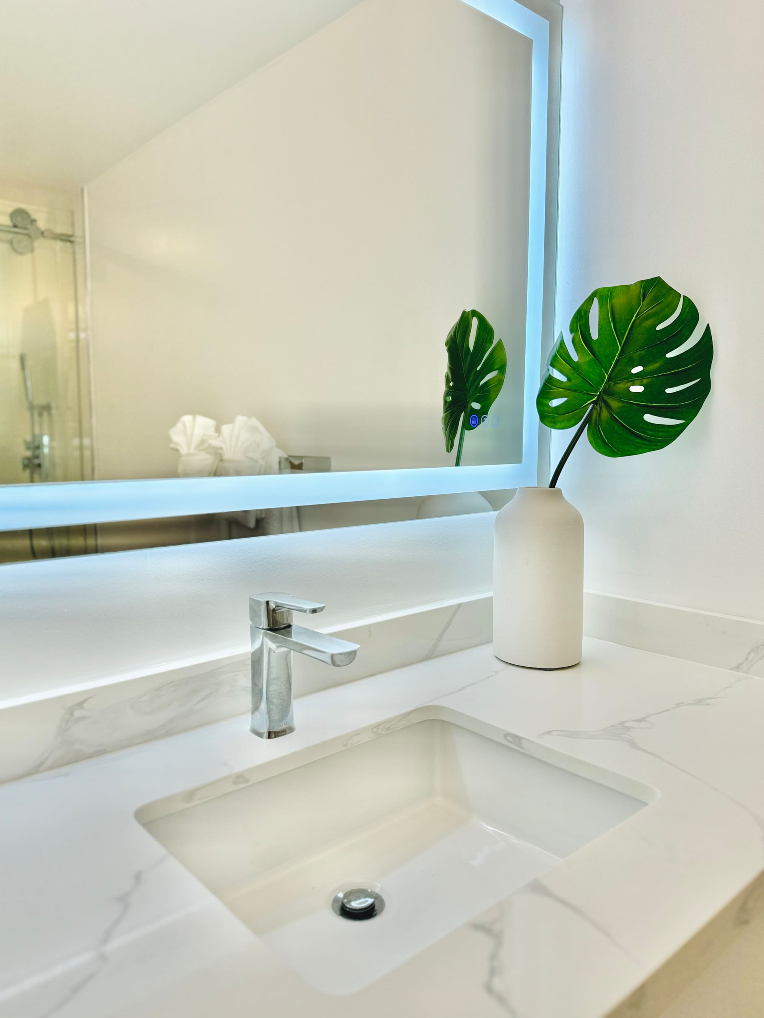 Condo in Honolulu · ★4.97 · 1 bedroom · 2 beds · 1 private bath - Image 24