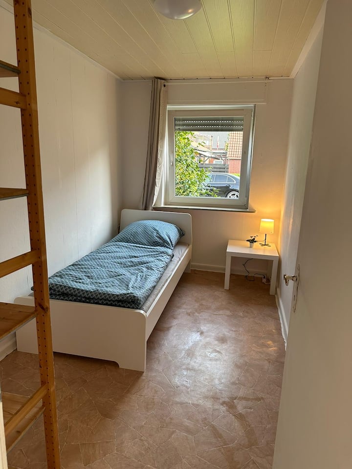 საძინებელი 4