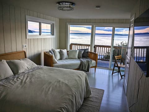 South of Seattle home with great Puget Sound views