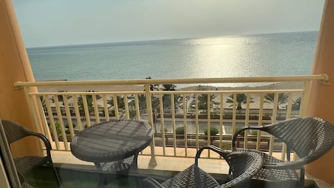 Nefertiti queen panorama view