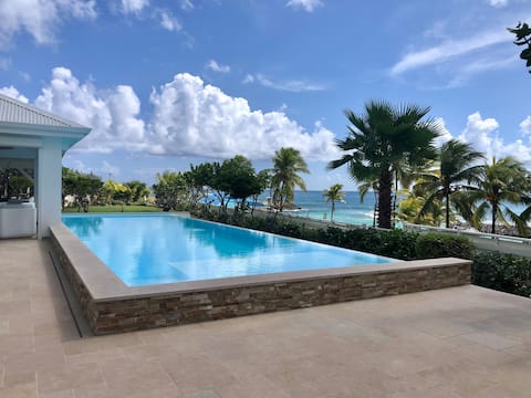 Beach access, amazing lagoon and ocean views