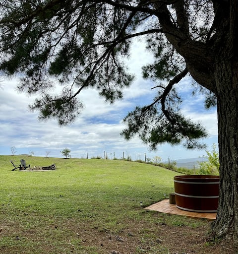 Middle of Nowhere - Off-Grid with Hot Tub and Private Movie Theater