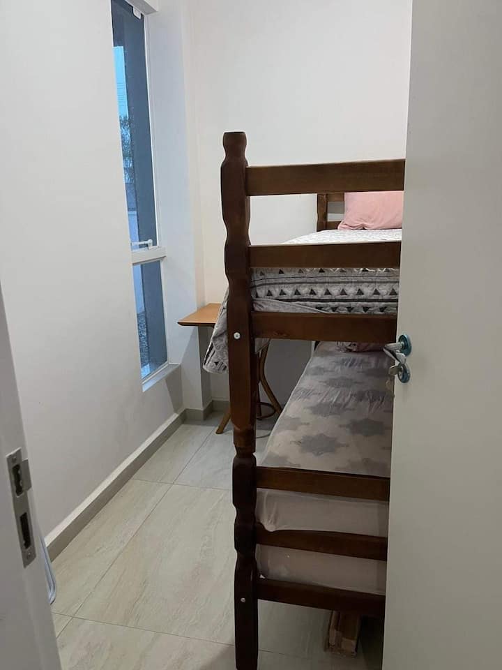 Triliche iliyo na feni ya meza