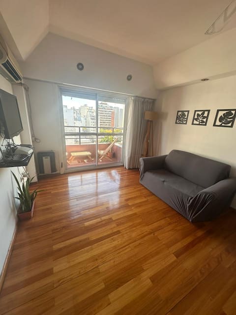Popular Airbnb listing: Bright 2-room apartment/Obelisco/San Telmo/Caminito in Constitución