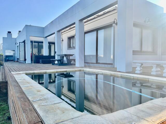 House on beach CAPE TOWN Melkbosstrand gallery image 2