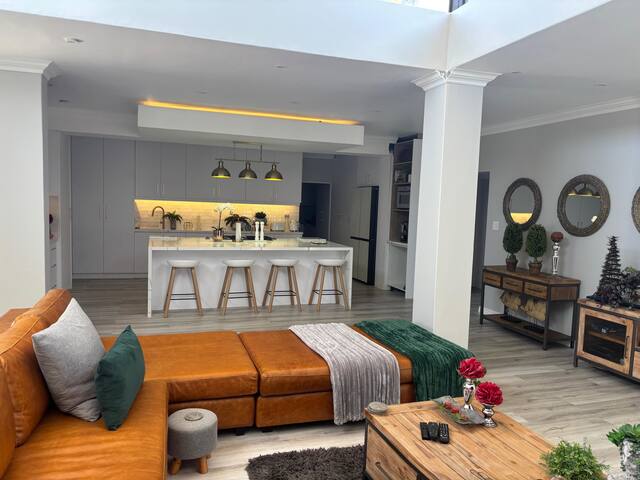 House on beach CAPE TOWN Melkbosstrand gallery image 3