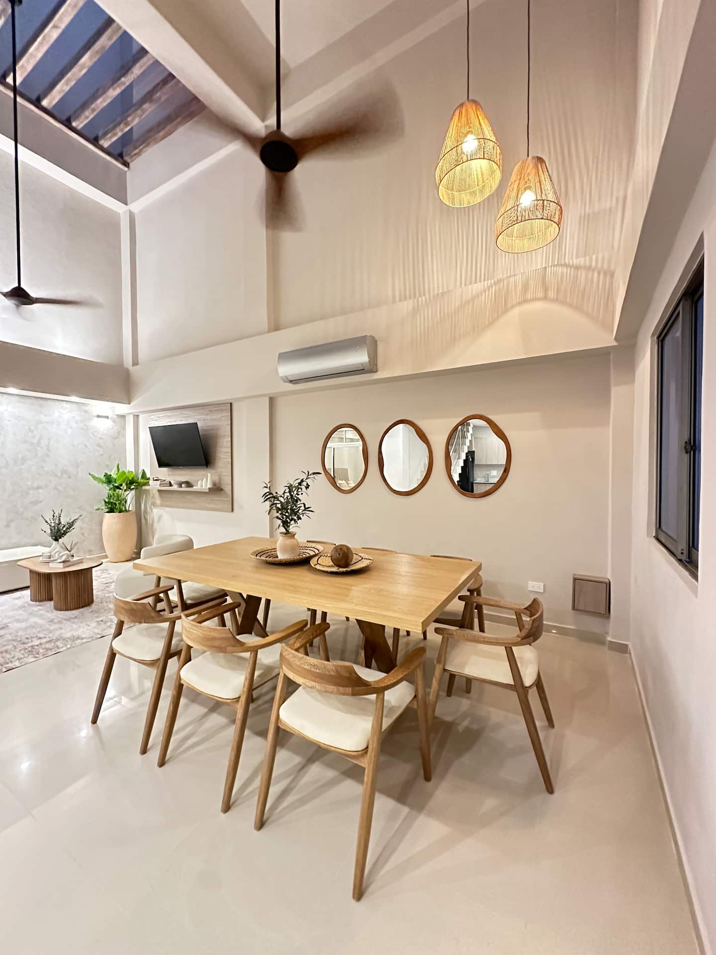 3da10580-93d4-46d8-a874-a4af5d8e49a1.jpeg?im_w=1440