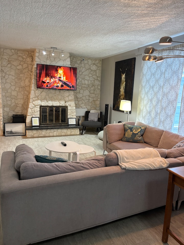 The Penthouse On Broadway. - Yorkton
