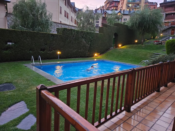Amplio Apartamento Centro De Puigcerdà-piscina - Puigcerdà