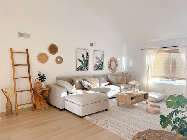 Boho vacation home new 5B3B 13 miles from Disney