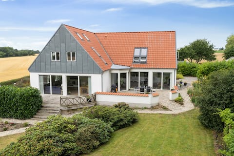 Cozy and spacious cottage on Møn