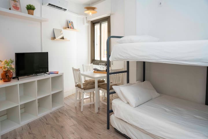 Studio 10 Min To City Center - Badalona