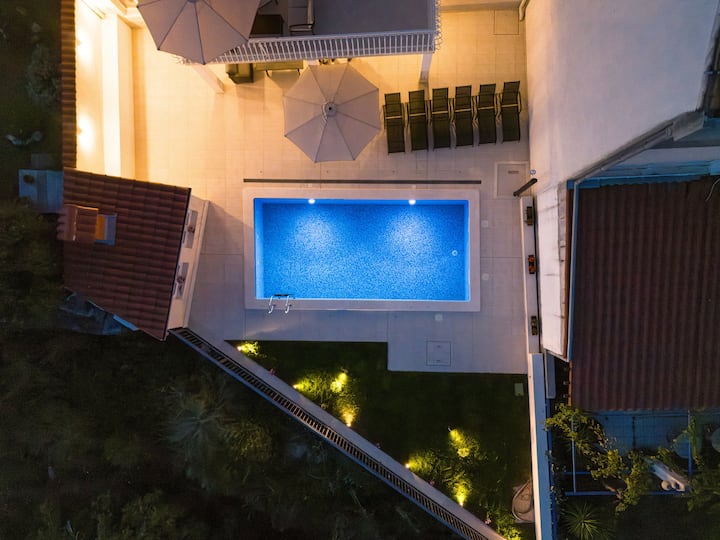 Villa L&l With Pool And Seview - Split