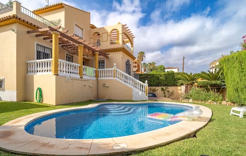 Awesome home in Rincon de la Victoria