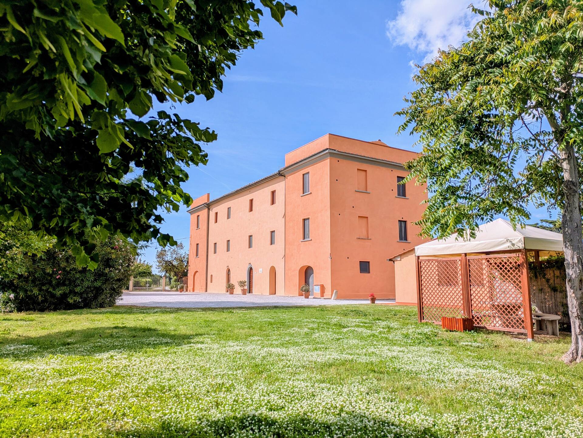 Agriturismo Il Pescinone - Cipresso, tra campagna e mare
