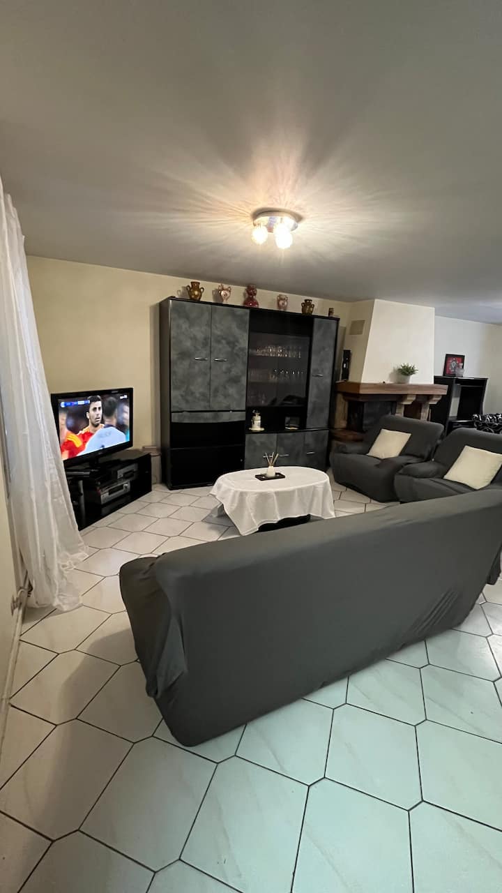 Grande Chambre Charmante Maison - Roissy-en-France
