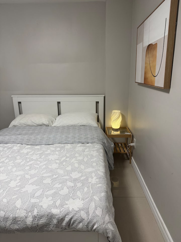Charming Stay For 3| Private Bathroom|free
Parking - Toronto