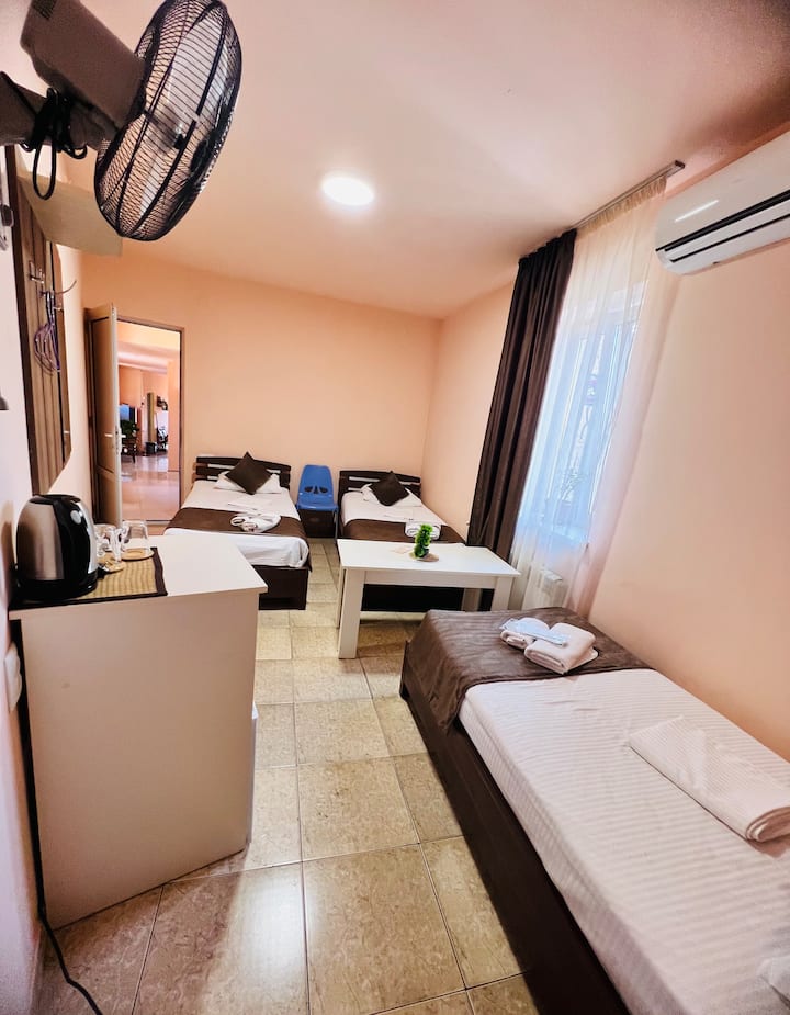 Picha ya MarNar hotel /Triple room with three beds/ 1