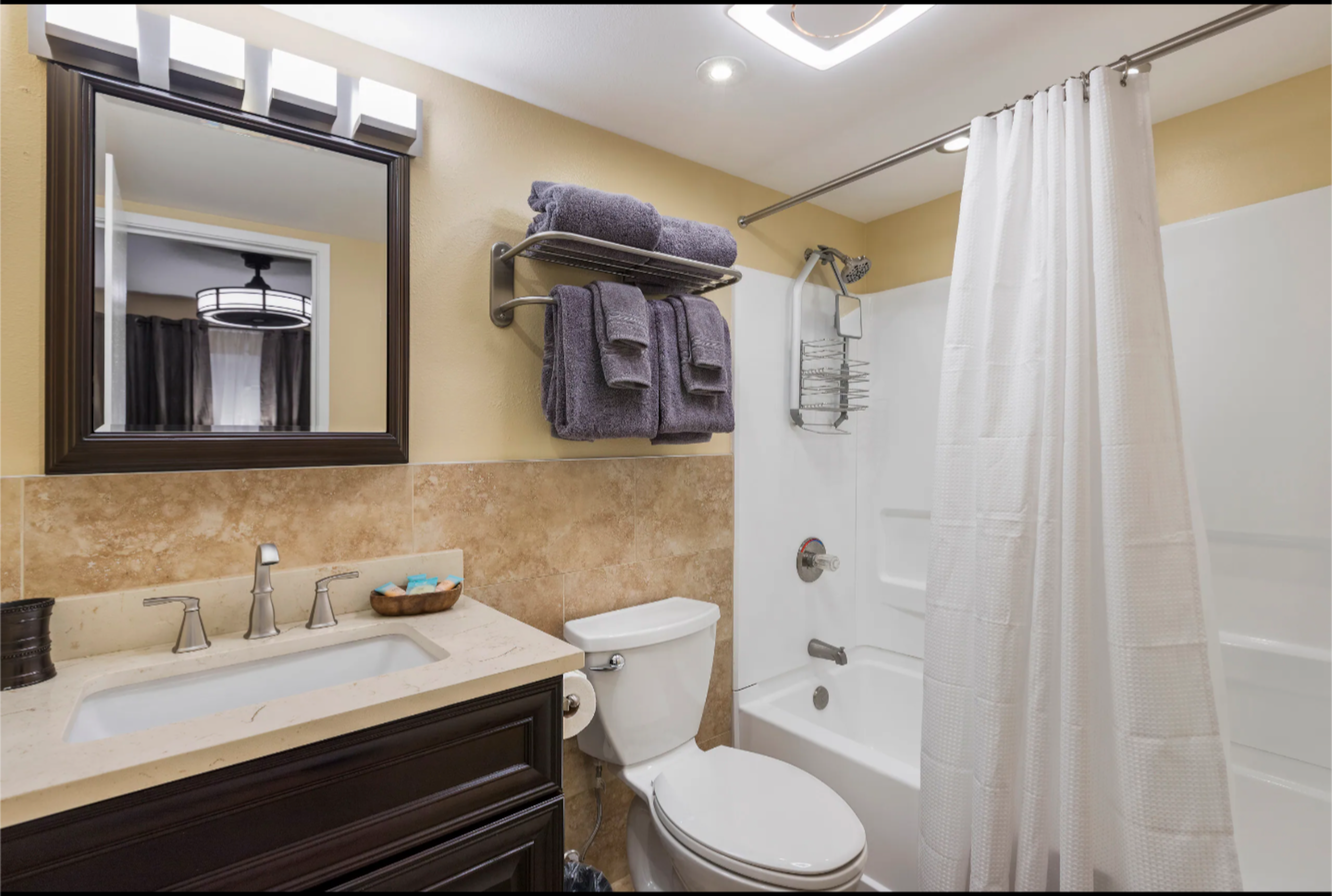 Sleeps 8 AC Beach Condo 3bdrm 3bth Kamaole Kihei - Image 26