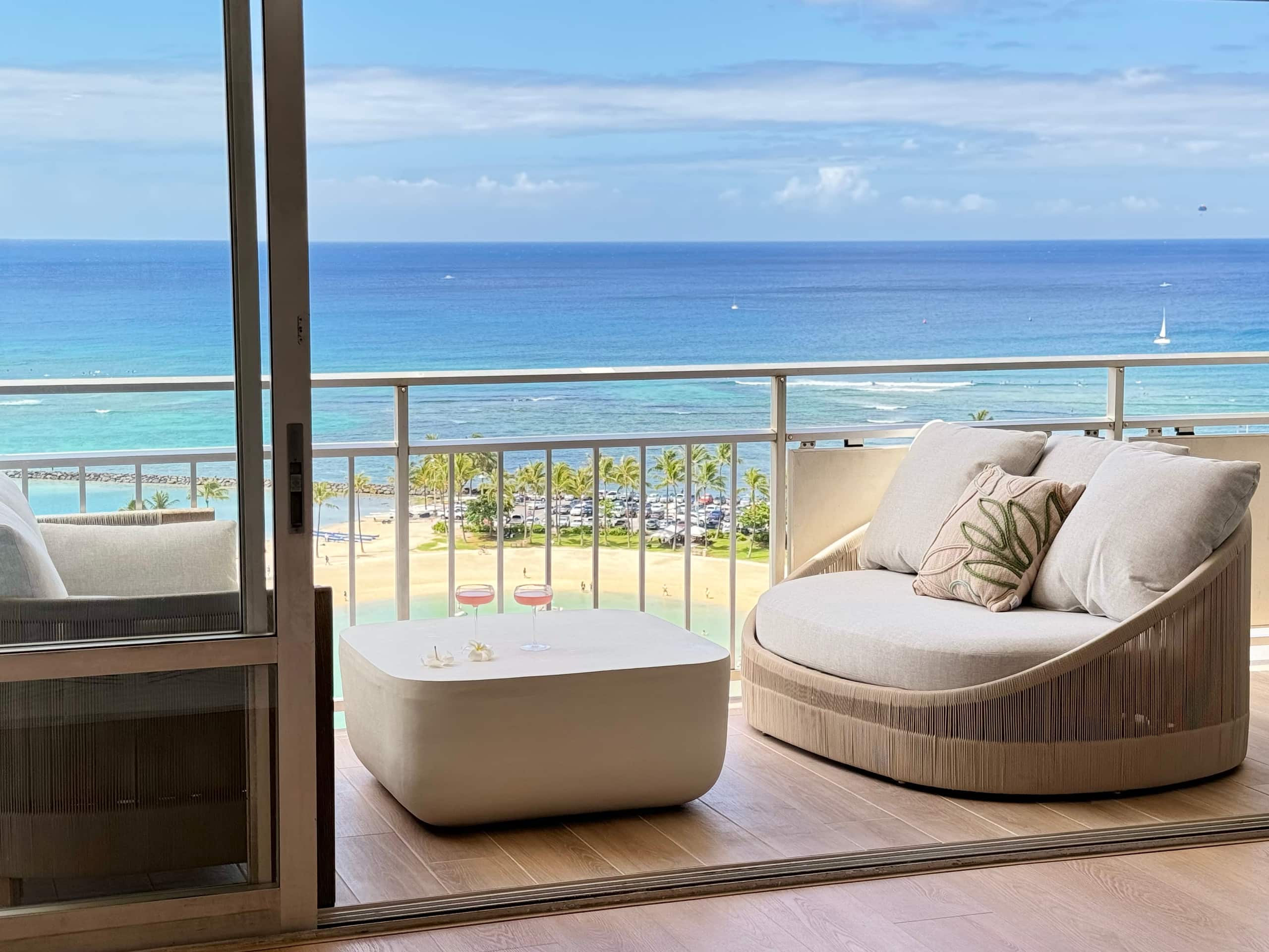 Condo in Honolulu · ★4.94 · 1 bedroom · 2 beds · 1 private bath - Image 4