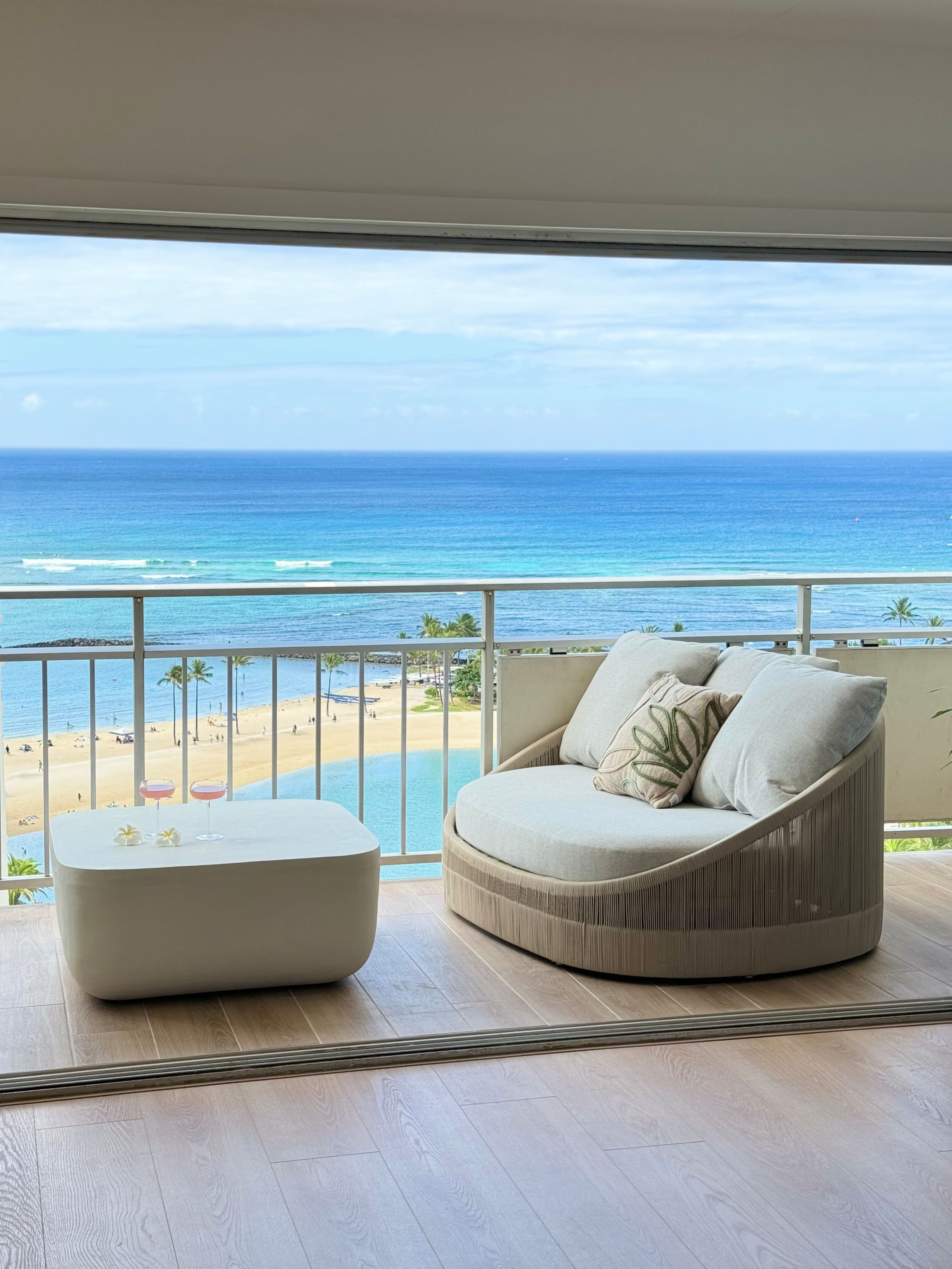 Condo in Honolulu · ★4.94 · 1 bedroom · 2 beds · 1 private bath - Image 3