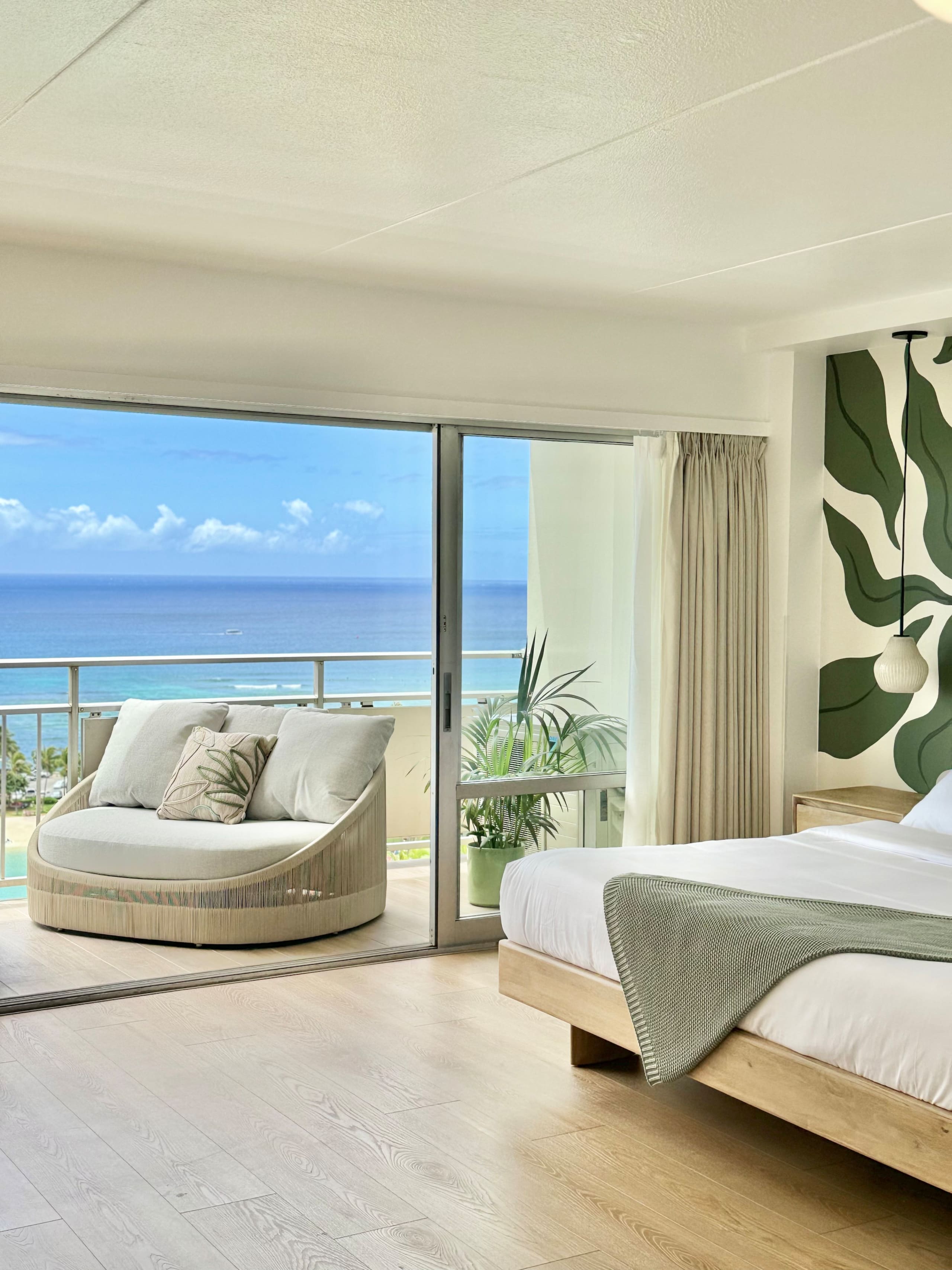 Condo in Honolulu · ★4.94 · 1 bedroom · 2 beds · 1 private bath - Image 16