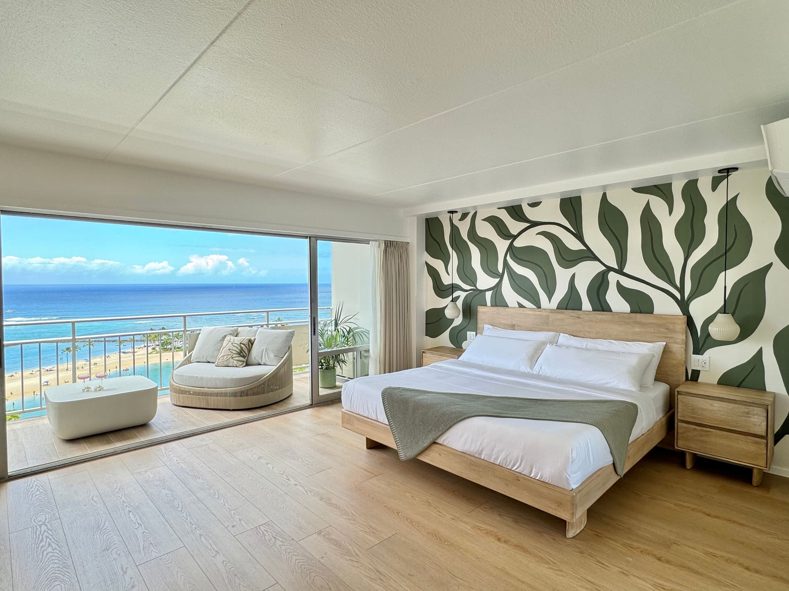 Condo in Honolulu · ★4.94 · 1 bedroom · 2 beds · 1 private bath - Image 1