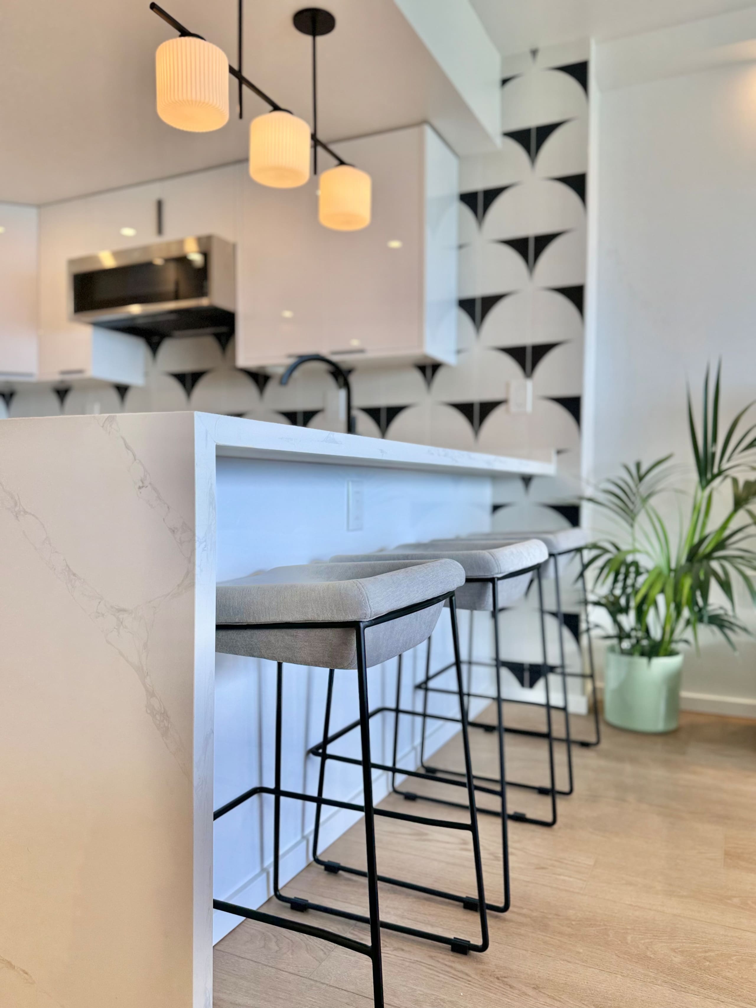 Condo in Honolulu · ★4.94 · 1 bedroom · 2 beds · 1 private bath - Image 30